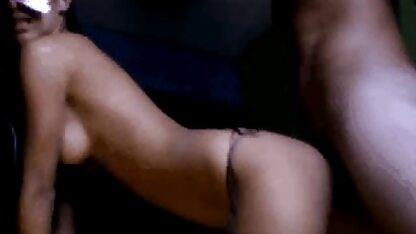 Bodybuilders likken Kale Manda nederlandstalige porno film en neuken in de hal