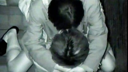 Moeder geeft zich snel over aan haar zoon. gratis nl porno