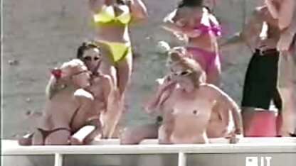 Mooi meisje gratis hollandse sexfilms dat zwaar gewond is geraakt door een handjob.