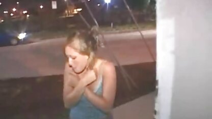 Man die nederlandstalige porno film seks heeft met een zwarte vrouw met kleine borsten in haar kont.