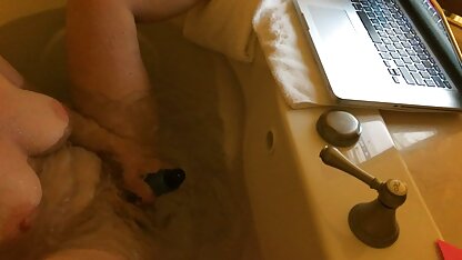 Slanke kuikens strokend in de buurt van grote porno free nl spiegel