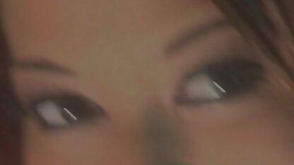 De brunette zei dat ze geneukt werd in de nederlandstalige sexfilms travestiet.