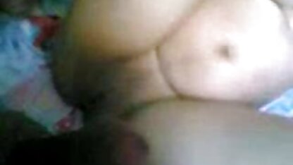 Riley in hoge zwarte laarzen gratis hollandse sexfilms laat een man likken