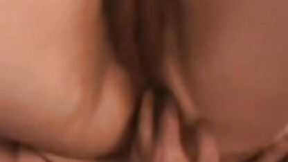 Meesteres slaat hard op haar ondergeschikten met gratis sex films nl een zweep.