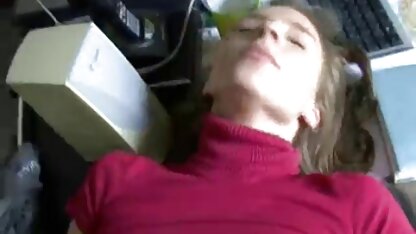 Russische dekhengst gebogen over een roodharig meisje voor seks porno free nl en sperma in haar poesje