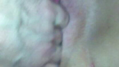 Busty brunette geschoren en harige kut geneukt nederlandstalige porno film in verschillende poses