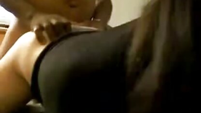 Een man als Brian Austin Green die een oude vrouw in haar kont gratis nederlandstalige porno neukt.