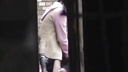 Kuikens waren geboeid en bevochtigd gratis nl porno met was.
