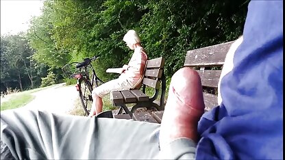 Minerva deed de tepel in de bovenkant van het stuk en neukte machine poldertube seks