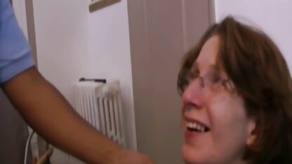 Milf in zwarte kousen geeft wanhopig toe nederlandstalige pornosites aan kanker