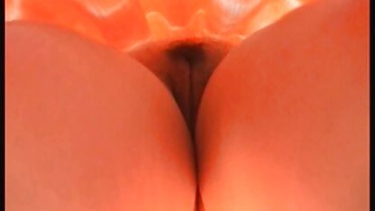 Darcy kroop voor een man en pijpte hem op gratis nl porno straat.