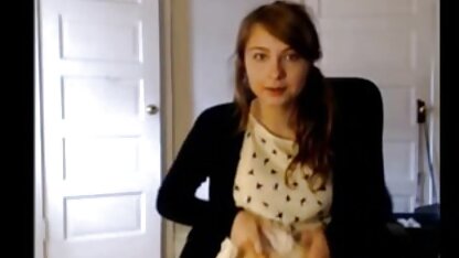 Twee mannen en één vrouw gratis polder sex die actief zijn in die kamer.