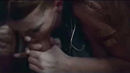 Vriendin stopte hollandse seks films haar hand in het gat een Lesbienne