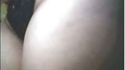 Mooie volwassen vrouwen gaven haar vriendje op de nl gratis porno bank